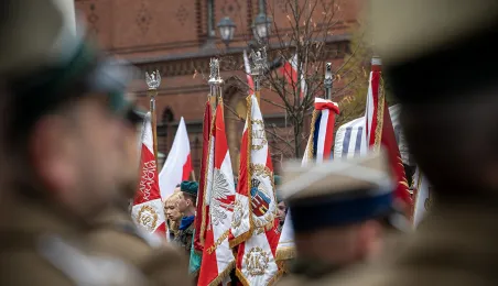 Uroczystości na Rynku Staromiejskim z okazji 107. rocznicy odzyskania niepodległości