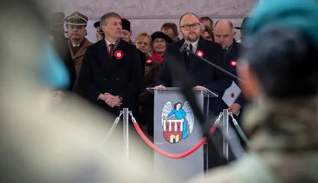 Uroczystości na Rynku Staromiejskim z okazji 107. rocznicy odzyskania niepodległości