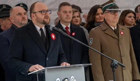 Uroczystości na Rynku Staromiejskim z okazji 107. rocznicy odzyskania niepodległości