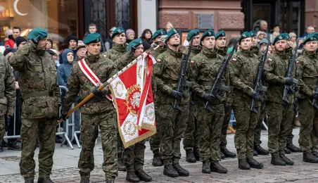 Uroczystości na Rynku Staromiejskim z okazji 107. rocznicy odzyskania niepodległości
