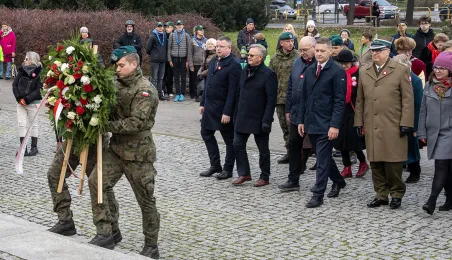 Uroczystości na Rynku Staromiejskim z okazji 107. rocznicy odzyskania niepodległości