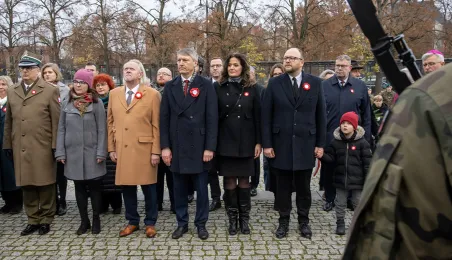 Uroczystości na Rynku Staromiejskim z okazji 107. rocznicy odzyskania niepodległości