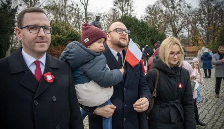 Uroczystości na Rynku Staromiejskim z okazji 107. rocznicy odzyskania niepodległości
