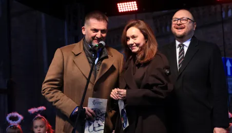 Toruńska starówka wzbogaciła się o kolejnego, siódmego aniołka.