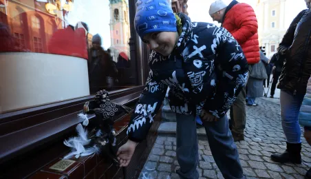 Toruńska starówka wzbogaciła się o kolejnego, siódmego aniołka.