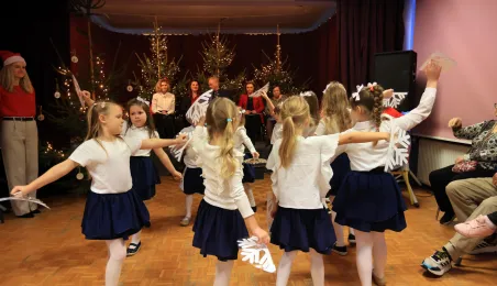 Dziewiątka czytała z Mikołajem, 8.12.2025