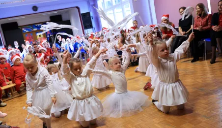 Dziewiątka czytała z Mikołajem, 8.12.2025