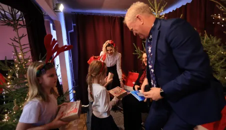 Dziewiątka czytała z Mikołajem, 8.12.2025