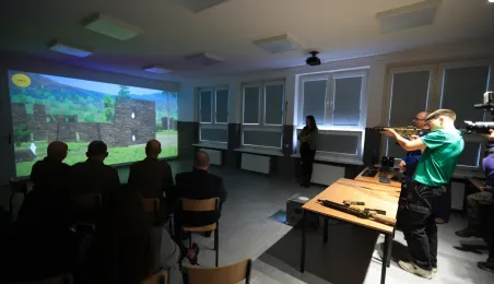 W Zespole Szkół Inżynierii Środowiska otwarto trzecią wirtualną strzelnicę. To kolejny krok miasta w rozwijaniu nowoczesnej edukacji obronnej i proobronnej młodzieży.