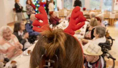 Z życzeniami dla mieszkańców i pracowników Domu Pomocy Społecznej w Toruniu