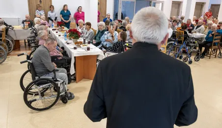 Z życzeniami dla mieszkańców i pracowników Domu Pomocy Społecznej w Toruniu