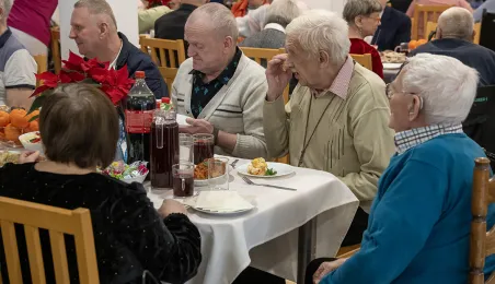 Z życzeniami dla mieszkańców i pracowników Domu Pomocy Społecznej w Toruniu