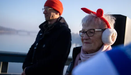 Anielski strażnik ruchu i zdrowia na moście, 19.12.2025