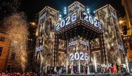 Szacujemy, że w Sylwestrowej Mocy Przebojów uczestniczyło na starówce ponad 20 tys. osób. Ile przed telewizorami? Czekamy na wyniki badań oglądalności.  31 grudnia na Rynku Staromiejskim (po raz drugi) odbyła się Sylwestrowa Moc Przebojów, zorganizowana przez Gminę Miasta Toruń, samorząd województwa kujawsko-pomorskiego i TV Polsat.  Wydarzenie - pomimo większej liczby uczestników niż rok temu - przebiegło spokojnie.  Dla mieszkańców i gości Torunia, a także widzów przed telewizorami zagrali, m.in. Perfect 