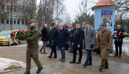 106. rocznica powrotu Torunia do wolnej Polski - złożenie kwiatów