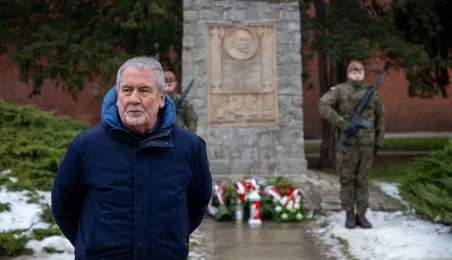 106. rocznica powrotu Torunia do wolnej Polski - złożenie kwiatów