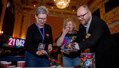 Toruń gra dziś z WOŚP - tradycyjna „Ściskawa” i wizyta w sztabach