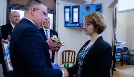 Wręczenie podziękowań Justynie Kardasz i Krzysztofowi Kołowskiemu