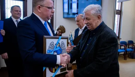 Wręczenie podziękowań Justynie Kardasz i Krzysztofowi Kołowskiemu