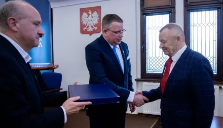 Wręczenie podziękowań Justynie Kardasz i Krzysztofowi Kołowskiemu