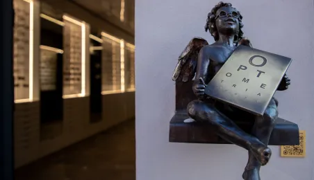 Aniołek prz ul. Szczytej 6 odsłonięty, 2.03.2026