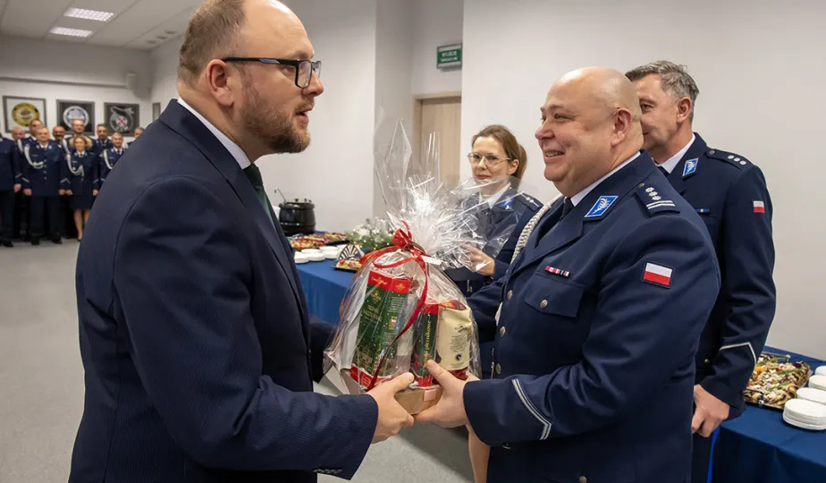 Z życzeniami spokojnej służby