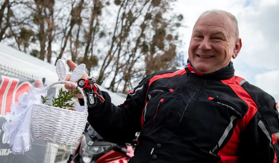 Święconka w kasku – wielkanocna tradycja na dwóch kołach