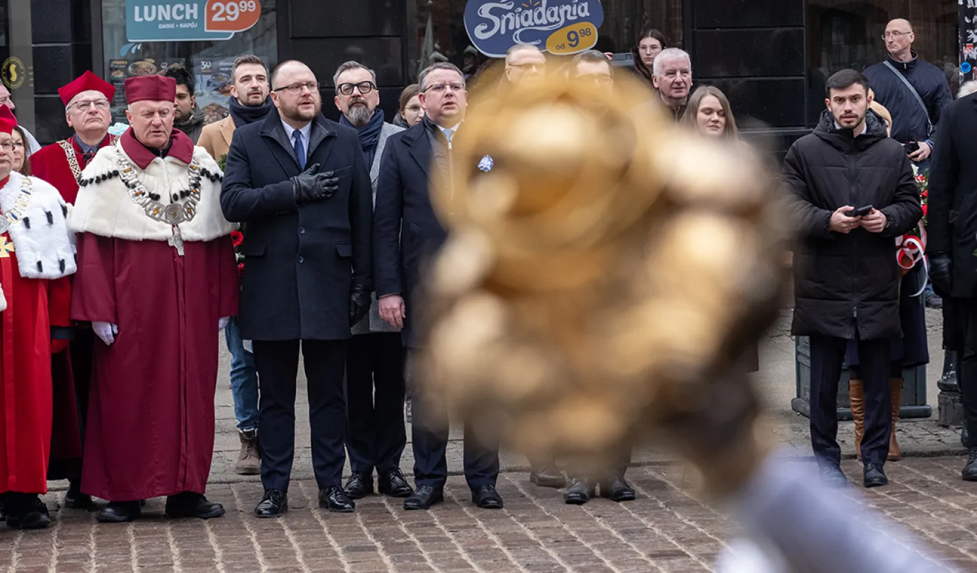 Kwiaty w 552. rocznicę urodzin Kopernika