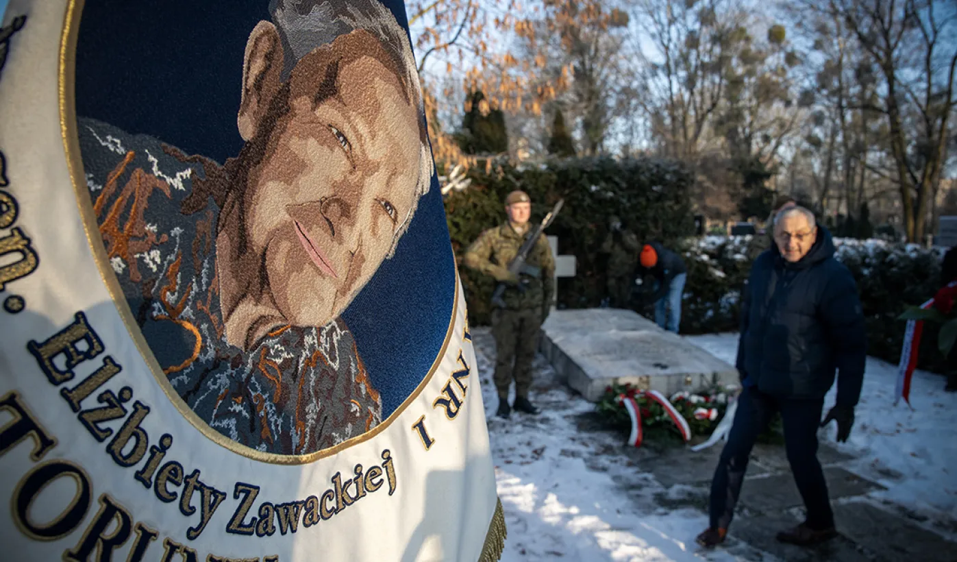  Toruń pamięta o prof. gen. Elżbiecie Zawackiej