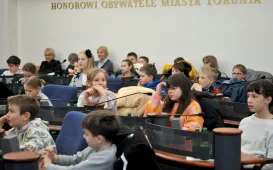 Uczniowie SP 24 w Urzędzie Miasta Torunia
