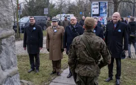 105. rocznica powrotu Torunia do wolnej Polski - złożenie kwiatów