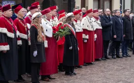 Kwiaty w 552. rocznicę urodzin Kopernika