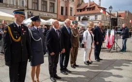 Wiązanki pamięci dla ofiar maja 1982 r.