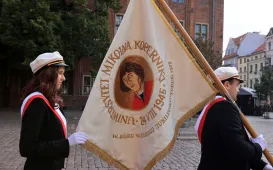Uroczysta inauguracja roku akademickiego 2025/2026 - złożenie kwiatów