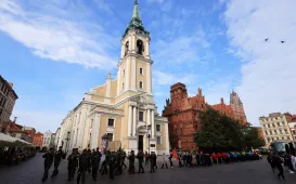 Uroczysta inauguracja roku akademickiego 2025/2026 - złożenie kwiatów
