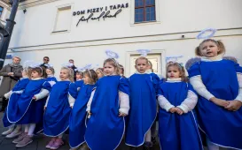 Anioł przy Domu Pizzy i Tapas 