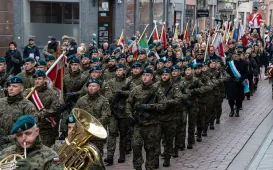 Uroczystości na Rynku Staromiejskim z okazji 107. rocznicy odzyskania niepodległości