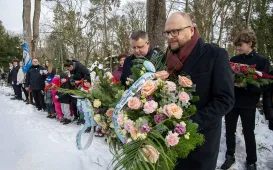 Prezydent Miasta Torunia Paweł Gulewski i Przewodniczący Rady Miasta Torunia Łukasz Walkusz uczcili pamięć Honorowych Obywateli Miasta Torunia składając wiązanki kwiatów na grobach Wandy Szuman i o. Władysława Wołoszyna.