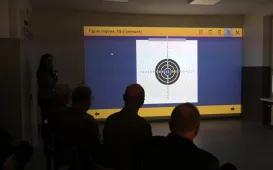 W Zespole Szkół Inżynierii Środowiska otwarto trzecią wirtualną strzelnicę. To kolejny krok miasta w rozwijaniu nowoczesnej edukacji obronnej i proobronnej młodzieży.