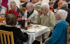Z życzeniami dla mieszkańców i pracowników Domu Pomocy Społecznej w Toruniu