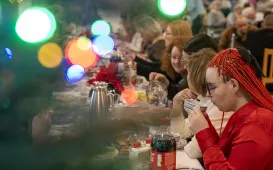 Z życzeniami dla mieszkańców i pracowników Domu Pomocy Społecznej w Toruniu