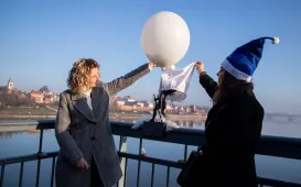 Anielski strażnik ruchu i zdrowia na moście, 19.12.2025