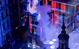 Szacujemy, że w Sylwestrowej Mocy Przebojów uczestniczyło na starówce ponad 20 tys. osób. Ile przed telewizorami? Czekamy na wyniki badań oglądalności.  31 grudnia na Rynku Staromiejskim (po raz drugi) odbyła się Sylwestrowa Moc Przebojów, zorganizowana przez Gminę Miasta Toruń, samorząd województwa kujawsko-pomorskiego i TV Polsat.  Wydarzenie - pomimo większej liczby uczestników niż rok temu - przebiegło spokojnie.  Dla mieszkańców i gości Torunia, a także widzów przed telewizorami zagrali, m.in. Perfect 