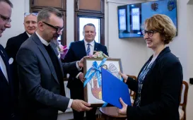 Wręczenie podziękowań Justynie Kardasz i Krzysztofowi Kołowskiemu