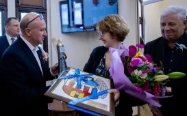 Wręczenie podziękowań Justynie Kardasz i Krzysztofowi Kołowskiemu