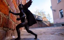 Nowy aniołek przy Krzywej Wieży, 2.03.2026