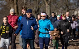 Międzypokoleniowy bieg w Parku Glazja