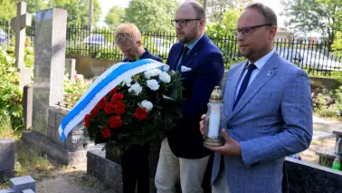 władze miasta złożyły kwiaty na grobie Honorowej Obywatelki Torunia prof. Wilhelminy Iwanowskiej.