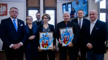 Wręczenie podziękowań Justynie Kardasz i Krzysztofowi Kołowskiemu