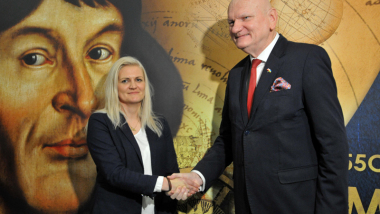 Malwina Jeżewska i prezydent Torunia Michał Zaleski podczas briefingu